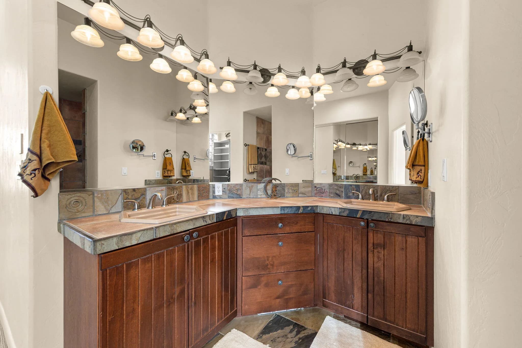 2255 N Tuweap Drive #9 - Photo 12